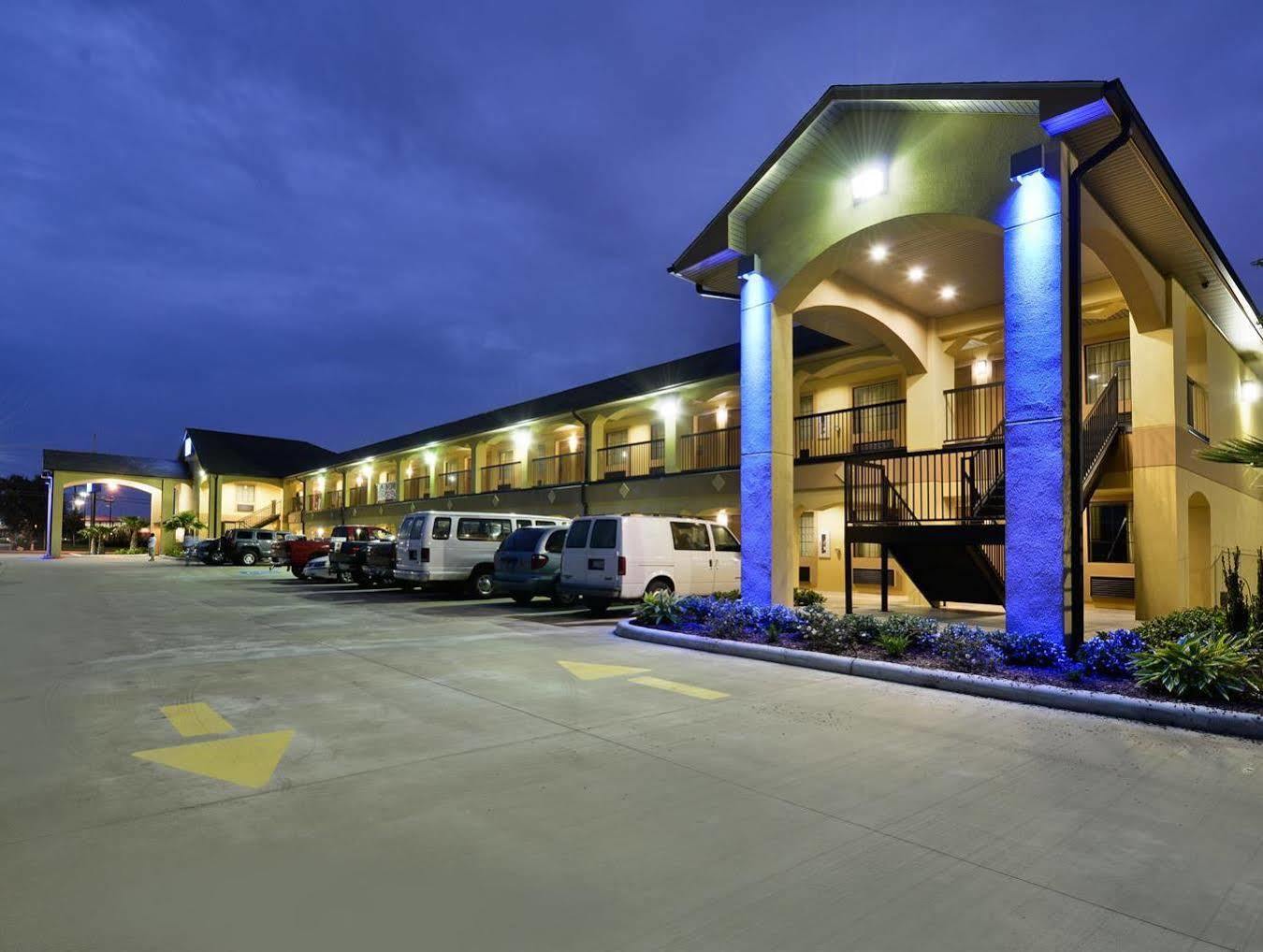 Americas Best Value Inn Lake Charles Interstate 210 Bagian luar foto