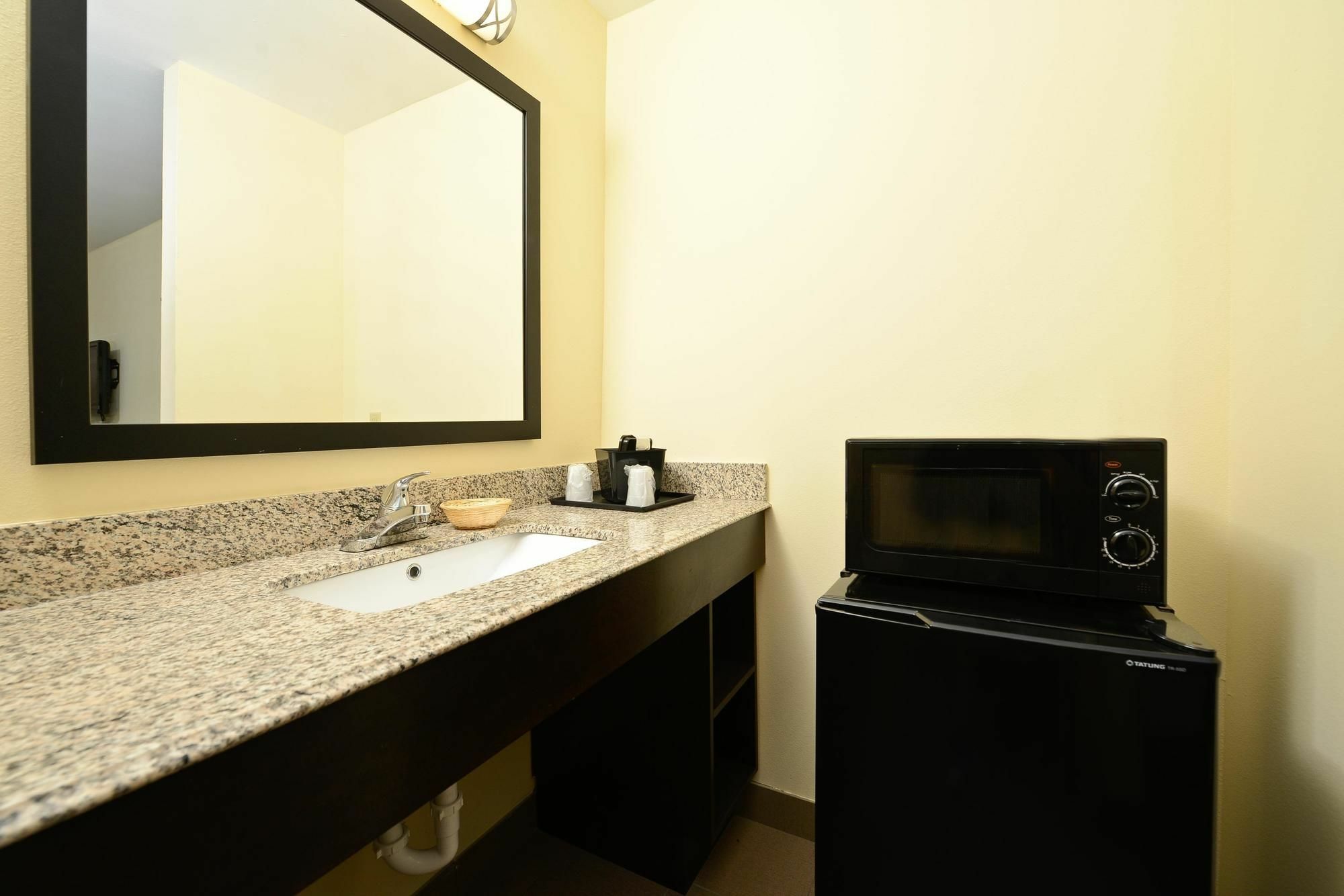 Americas Best Value Inn Lake Charles Interstate 210 Ruang foto