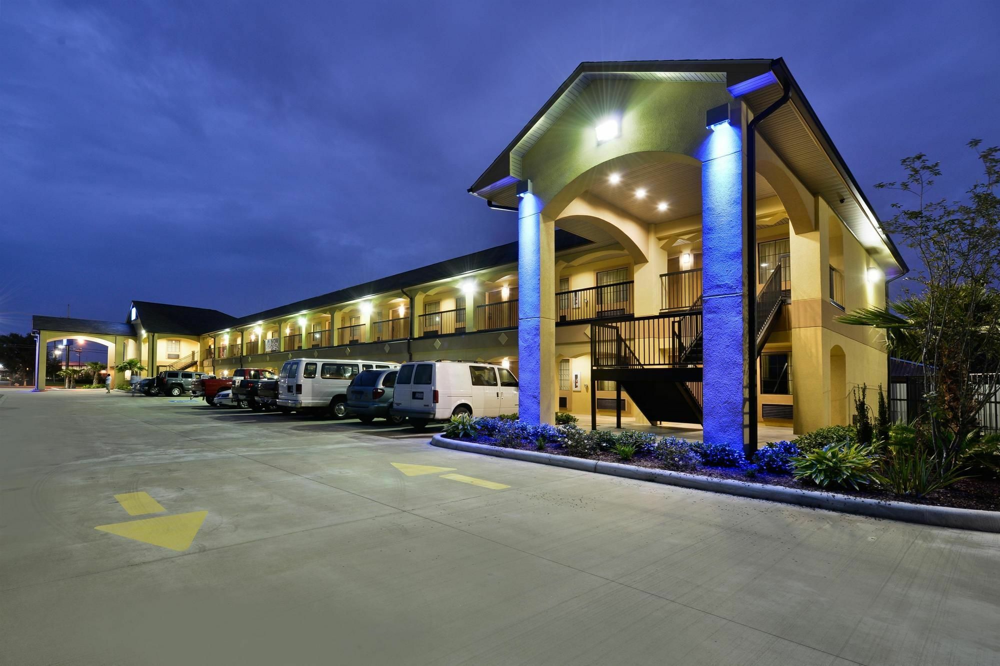 Americas Best Value Inn Lake Charles Interstate 210 Bagian luar foto